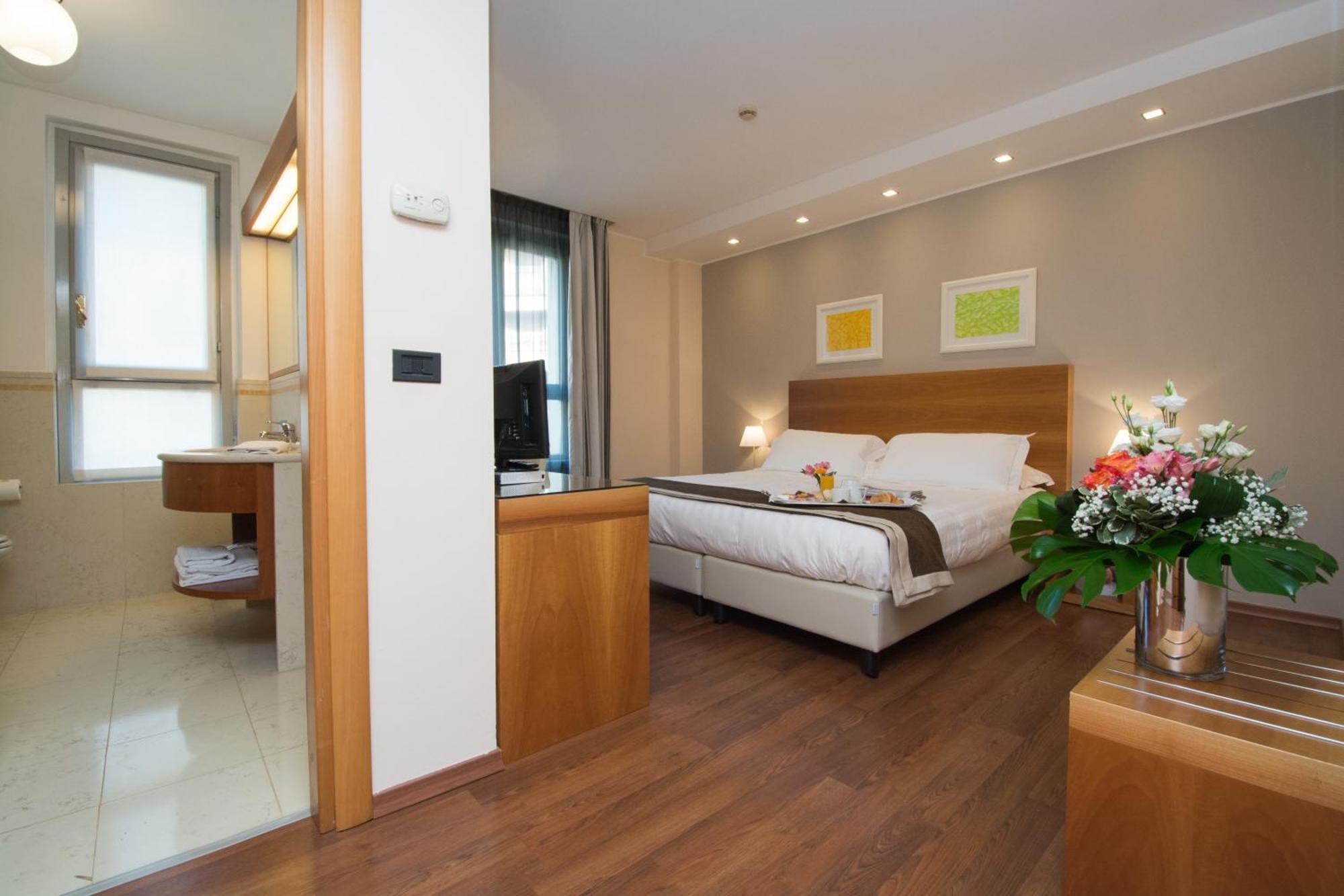 Hotel Royal Falcone Monza Bagian luar foto